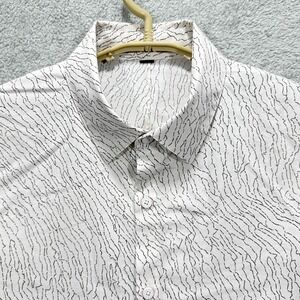 Lululemon Shirt Mens Large Beige Airing Easy Classic Short Sleeve Button Up *